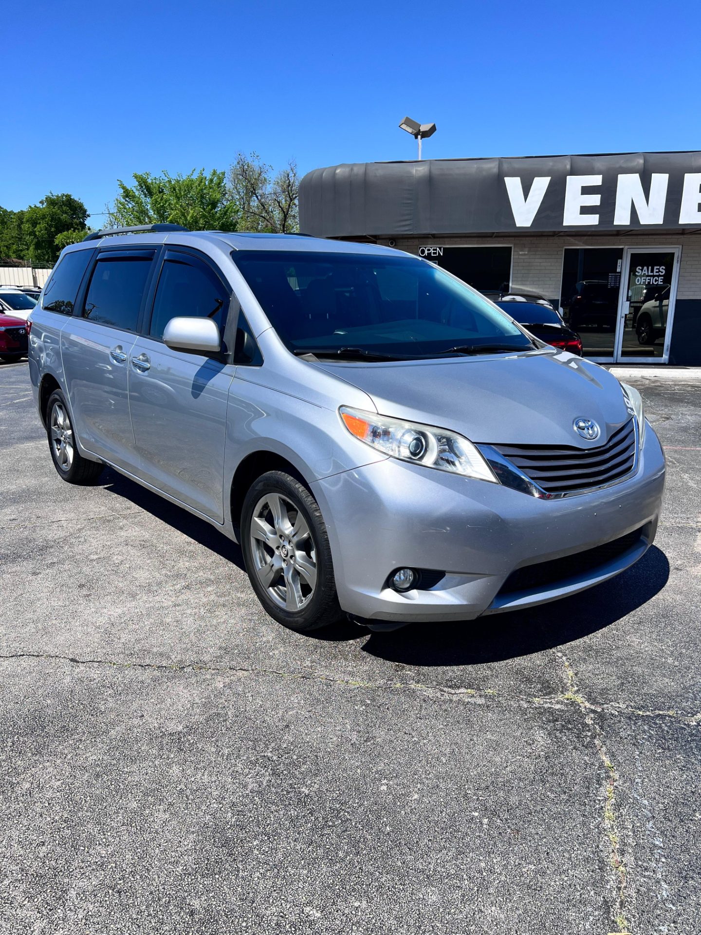 2016 Toyota Sienna foto 2