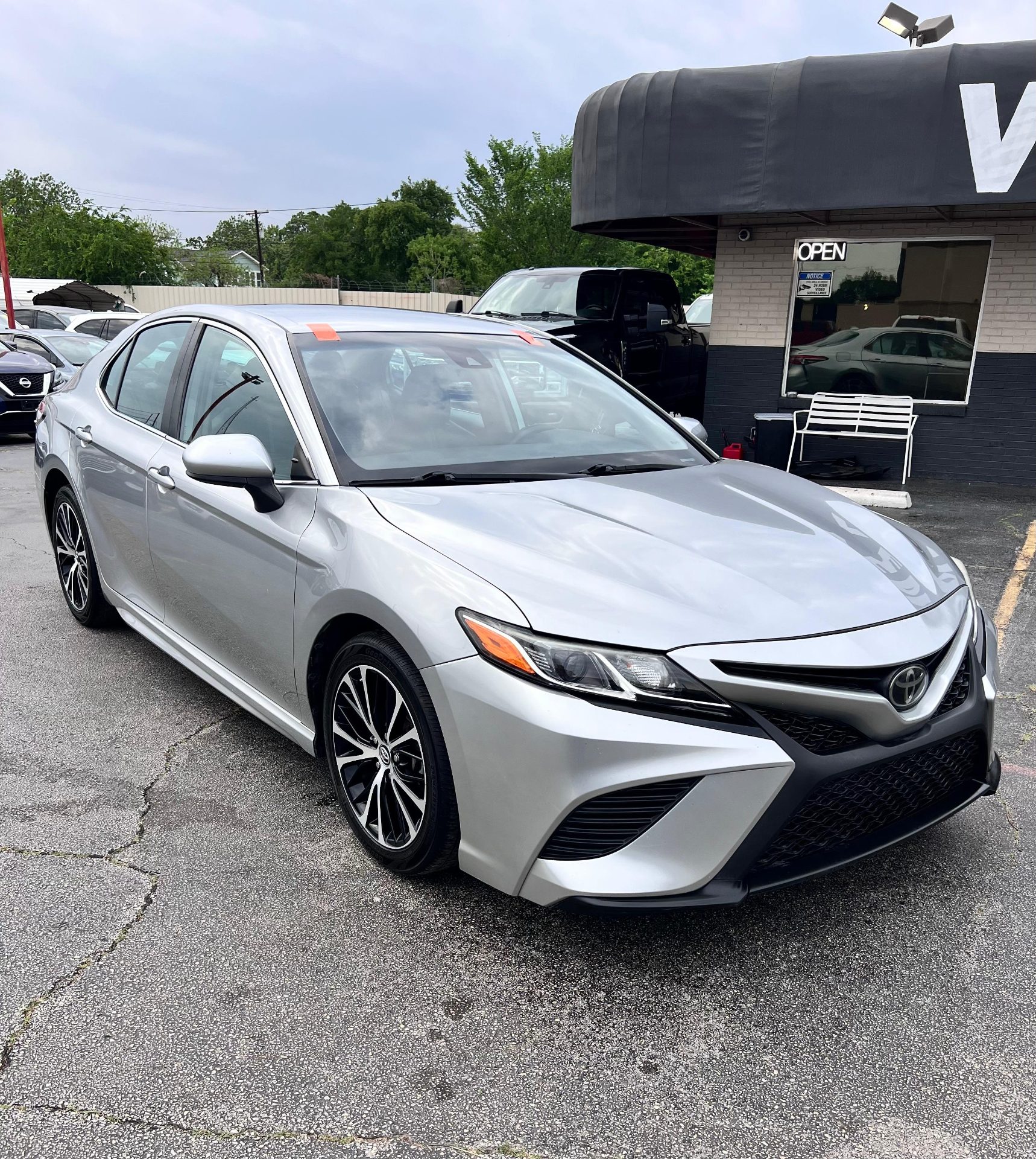 2019 Toyota Camry foto 2