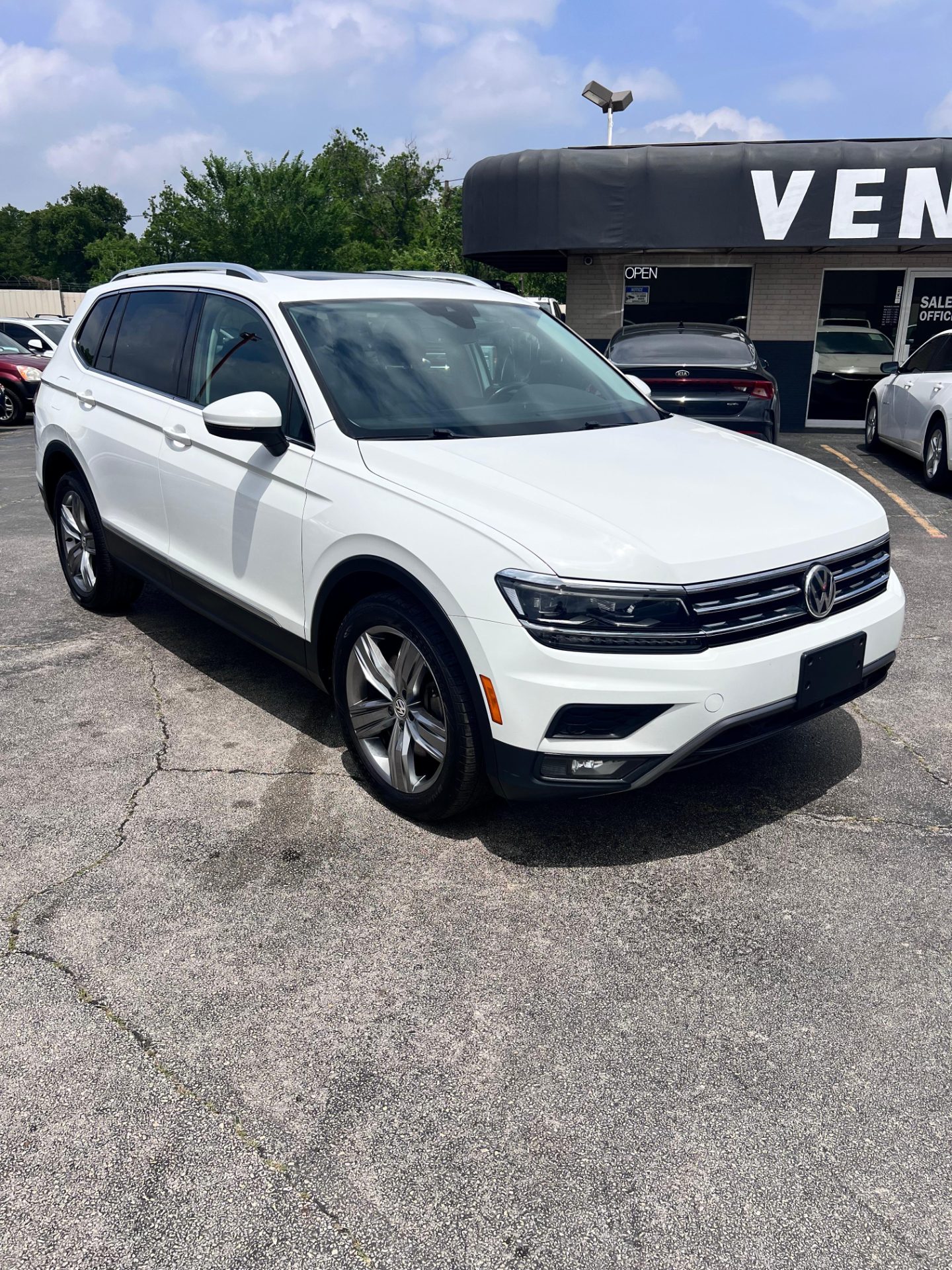 2018 Volkswagen Tiguan foto 2