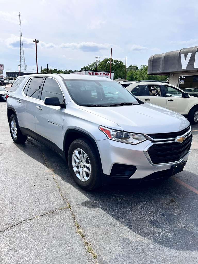 2019 CHEVROLET TRAVERSE foto 2