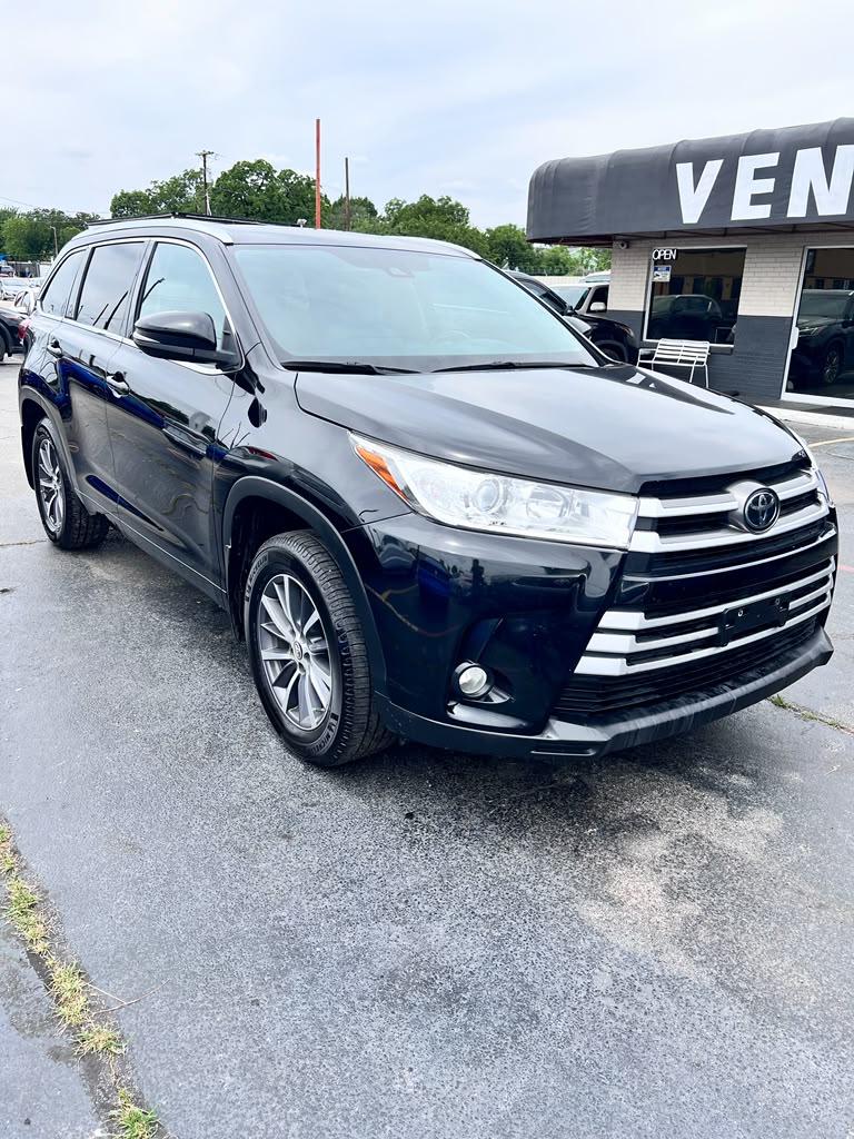 2017 Toyota Highlander foto 2