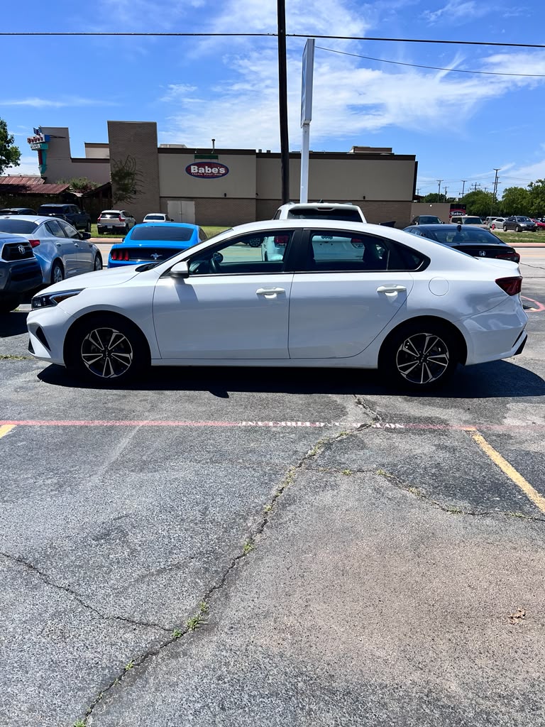 2024 Kia Forte foto 5