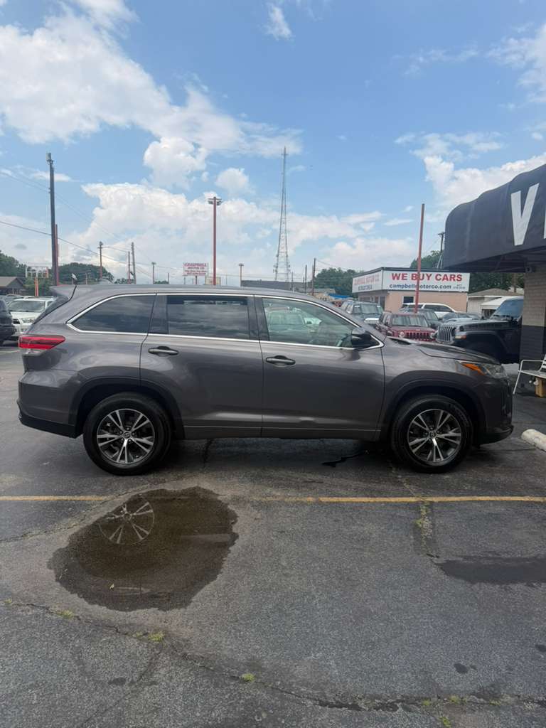 2017 Toyota Highlander foto 3