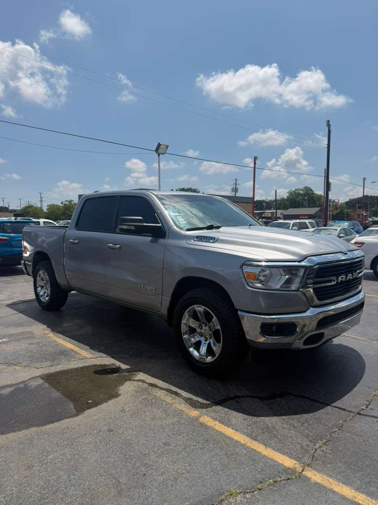 2019 Ram 1500 foto 2