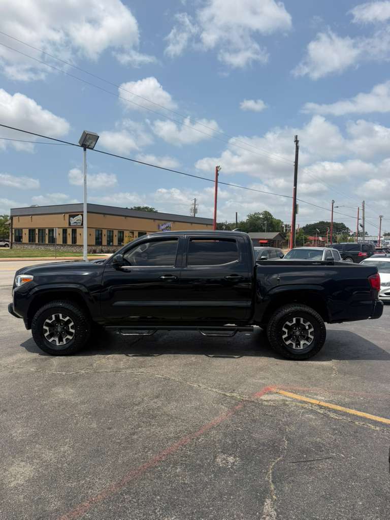 2019 Toyota Tacoma foto 2