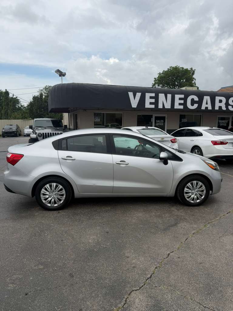 2015 KIA RIO foto 5