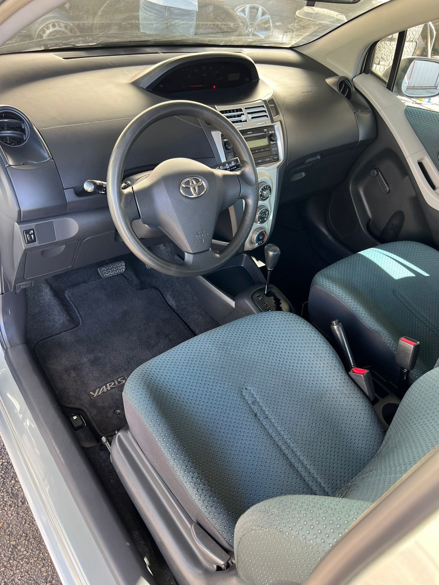 2008 TOYOTA YARIS foto 3
