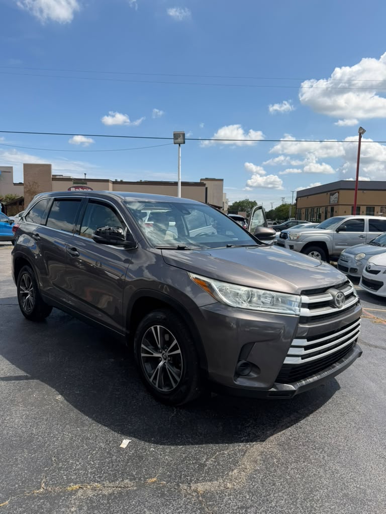 2017 Toyota Highlander foto 2