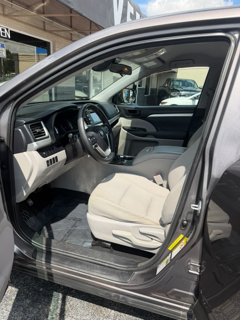 2017 Toyota Highlander foto 3