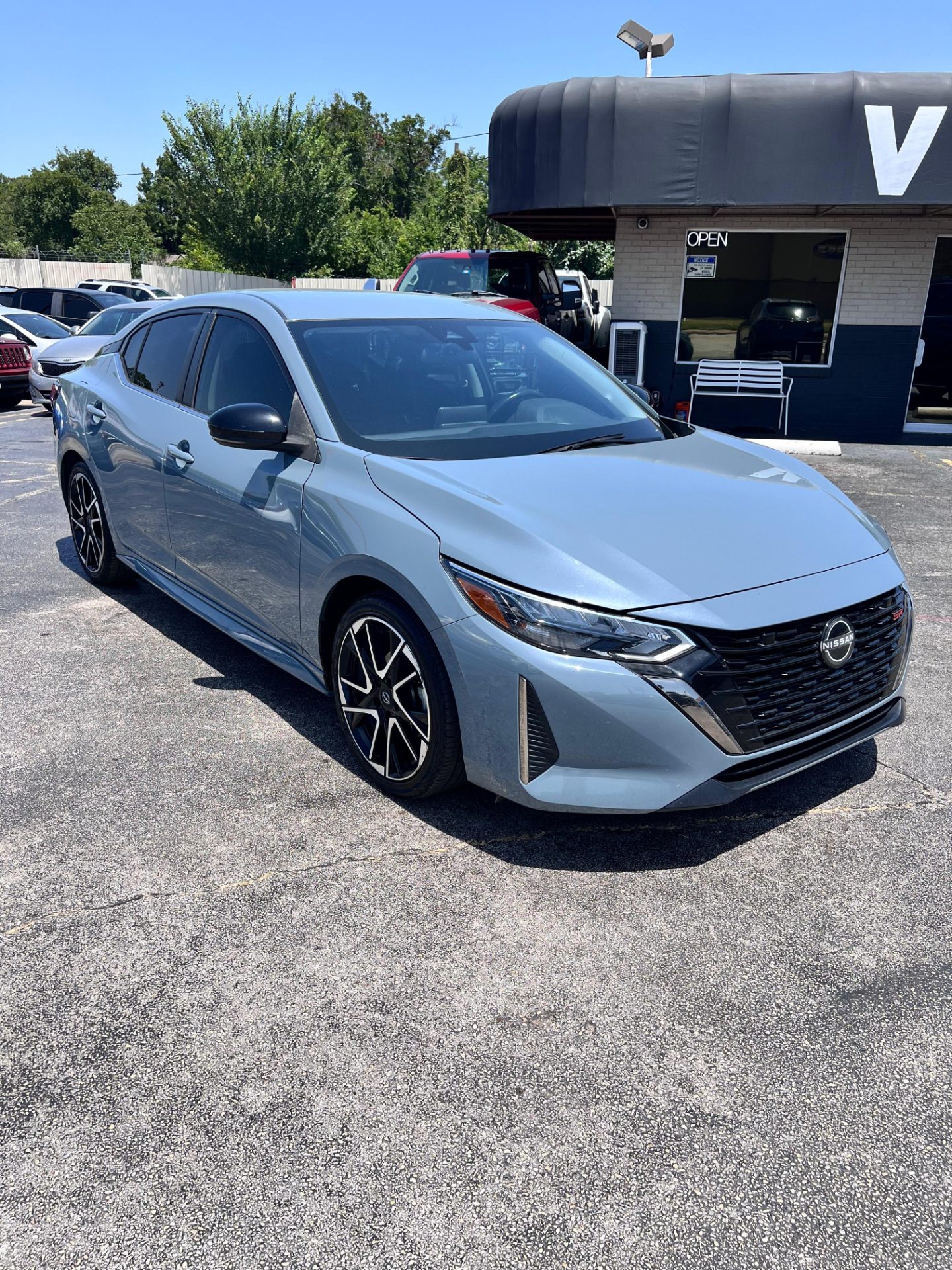 2024 NISSAN SENTRA foto 2