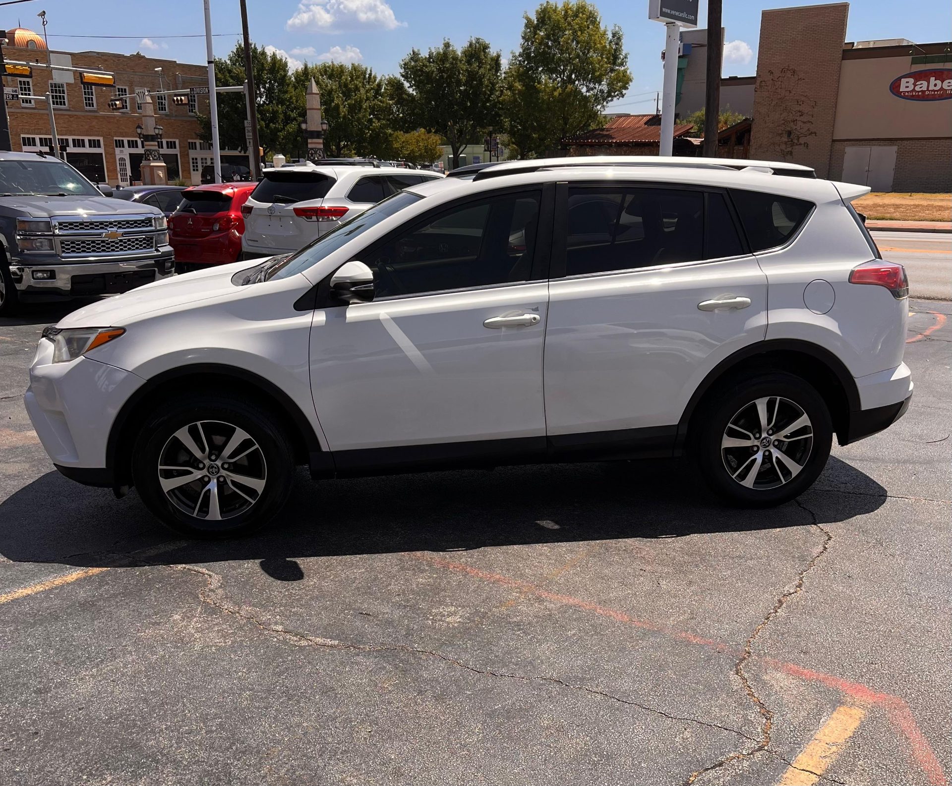 2018 TOYOTA RAV4 foto 2