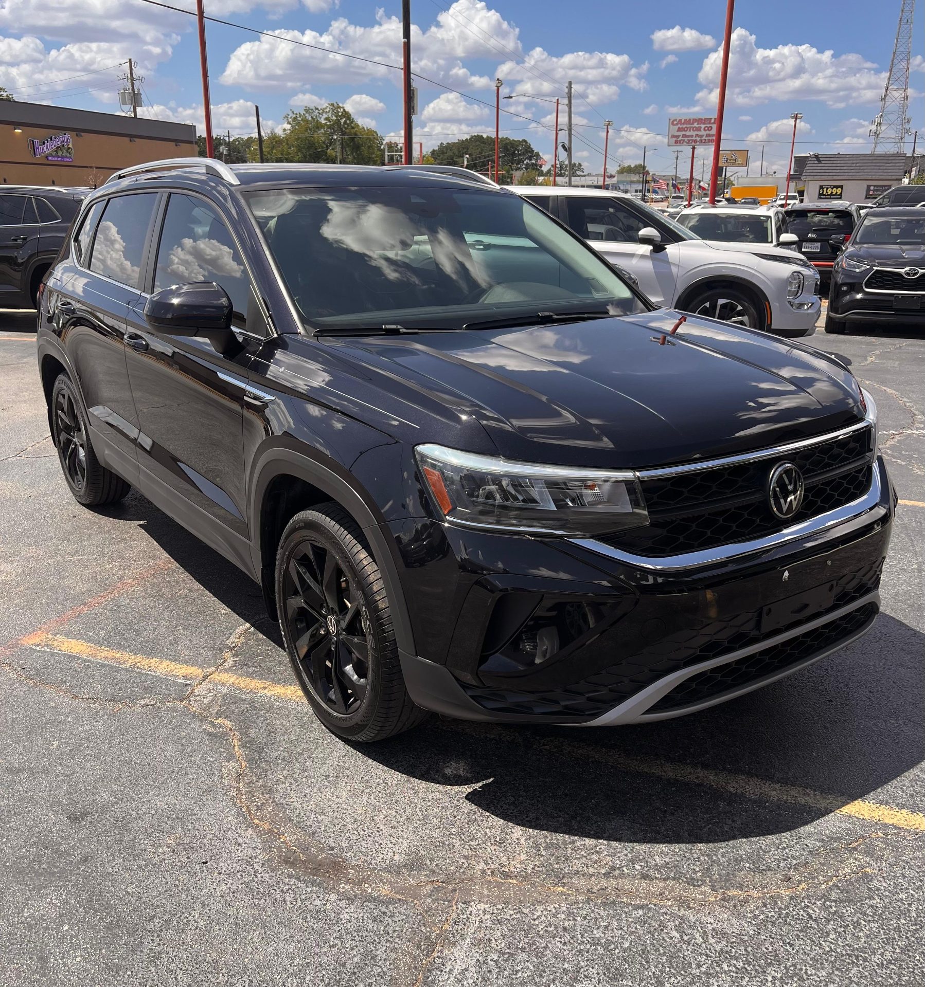 2023 Volkswagen TAOS foto 2