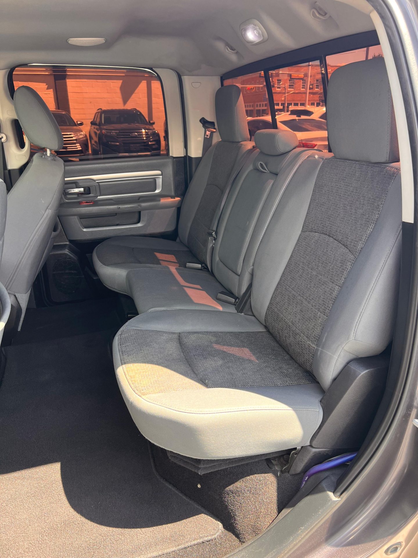 2014 RAM 1500 foto 2