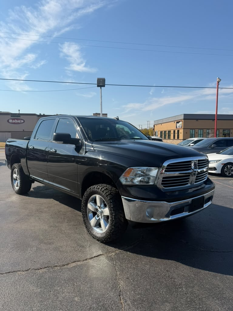 2017 RAM 1500 foto 2
