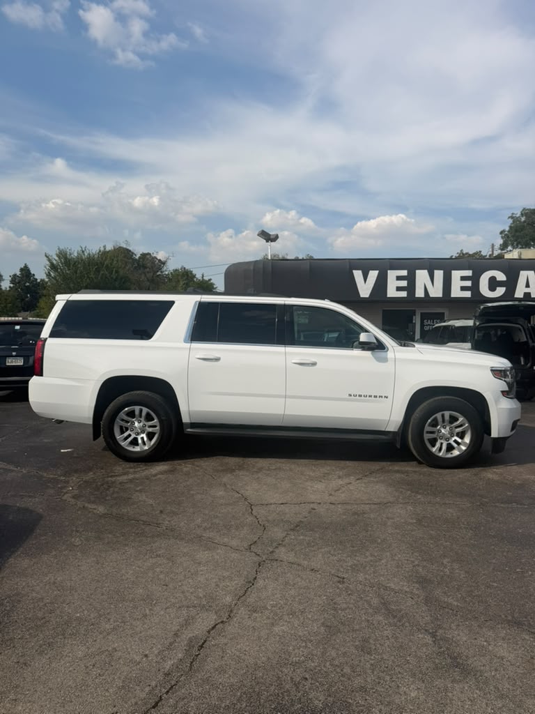 2017 CHEVROLET SUBURBAN foto 4
