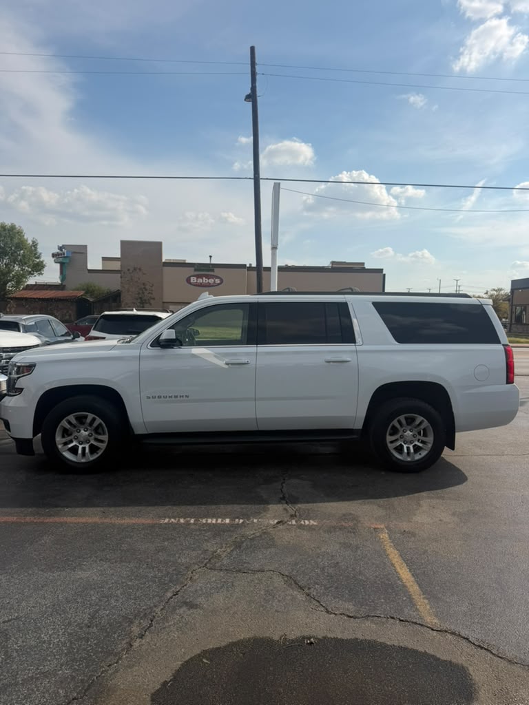 2017 CHEVROLET SUBURBAN foto 5