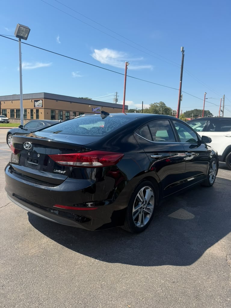2017 HYUNDAI ELANTRA foto 2